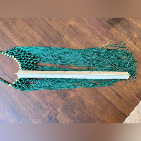 Green Fringe / Macrame Necklace - Picture 3 of 3